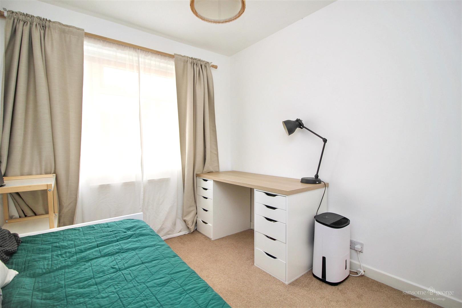 Ashton Close, Tilehurst, Reading